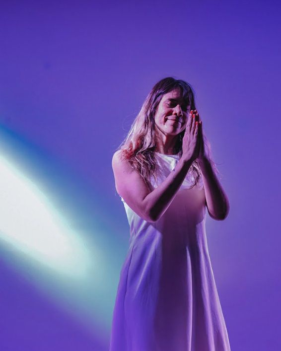 Las relaciones entre las mujeres son hilos invisibles